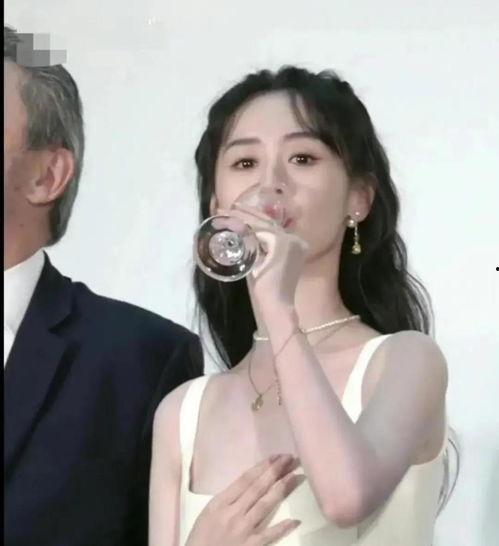 娱乐吃瓜秀酱,揭秘娱乐圈幕后故事,带你领略明星真实生活  第3张 娱乐吃瓜秀酱,揭秘娱乐圈幕后故事,带你领略明星真实生活  第3张