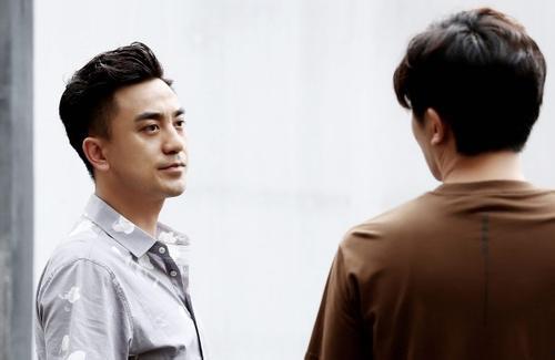 娱乐圈大叔爆料小说男主,娱乐圈神秘男主的逆袭之路 第3张 娱乐圈大叔爆料小说男主,娱乐圈神秘男主的逆袭之路 第3张