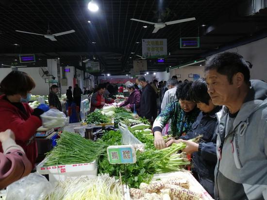 河南菜市场爆料新闻报道,新鲜食材与人间烟火气交织