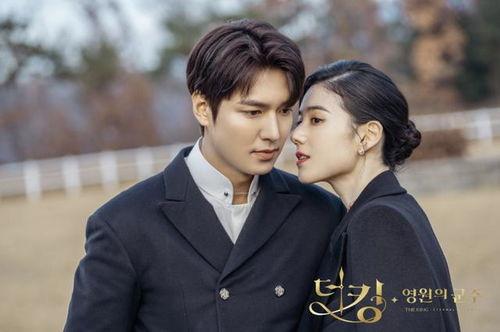 韩剧君主在线观看,在线观看，穿越时空的浪漫传奇  第2张